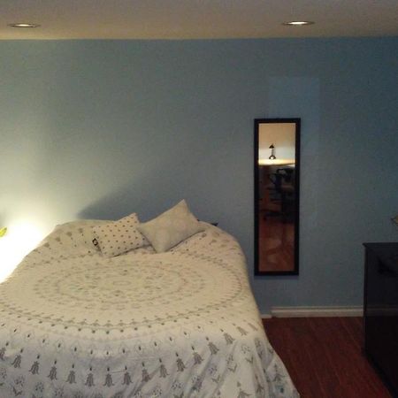 Burris Guest House Burnaby Ngoại thất bức ảnh