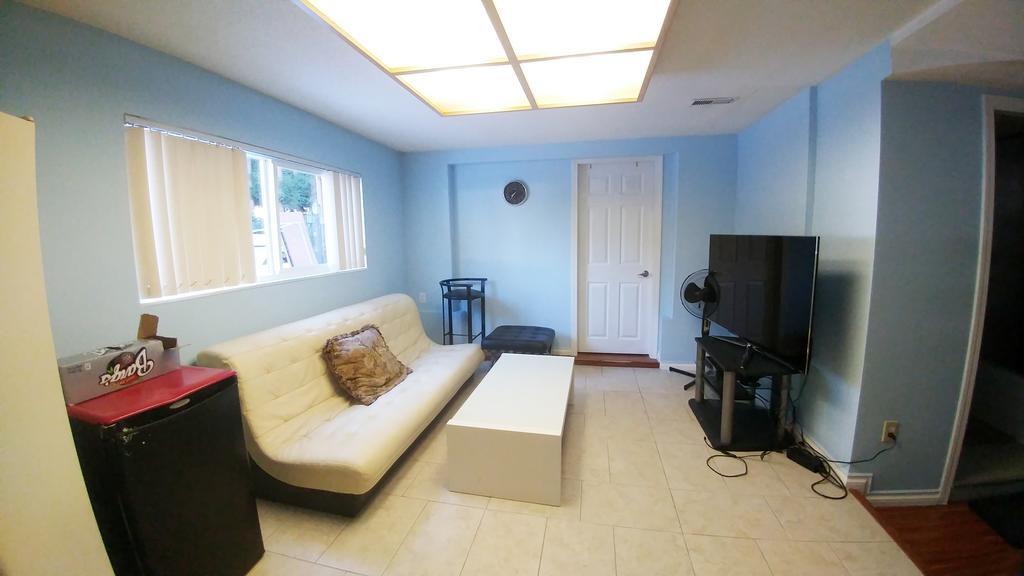 Burris Guest House Burnaby Ngoại thất bức ảnh