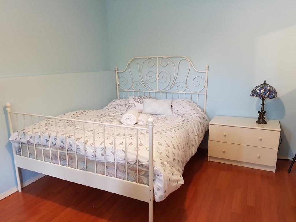 Burris Guest House Burnaby Ngoại thất bức ảnh