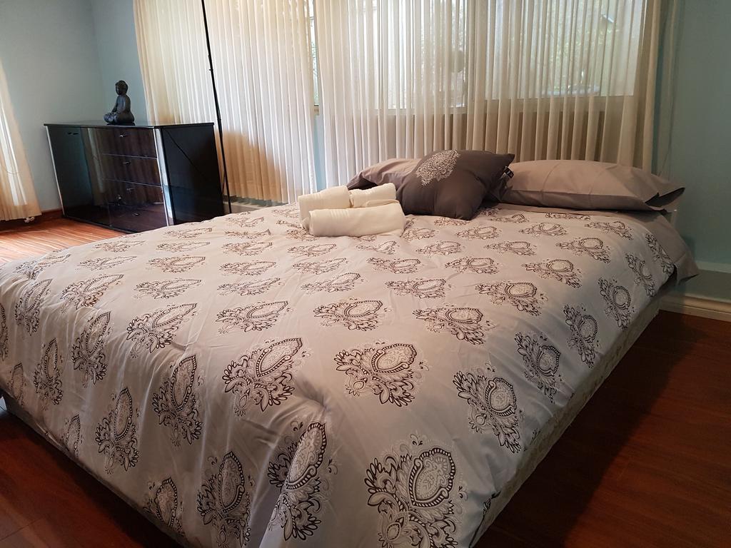 Burris Guest House Burnaby Ngoại thất bức ảnh