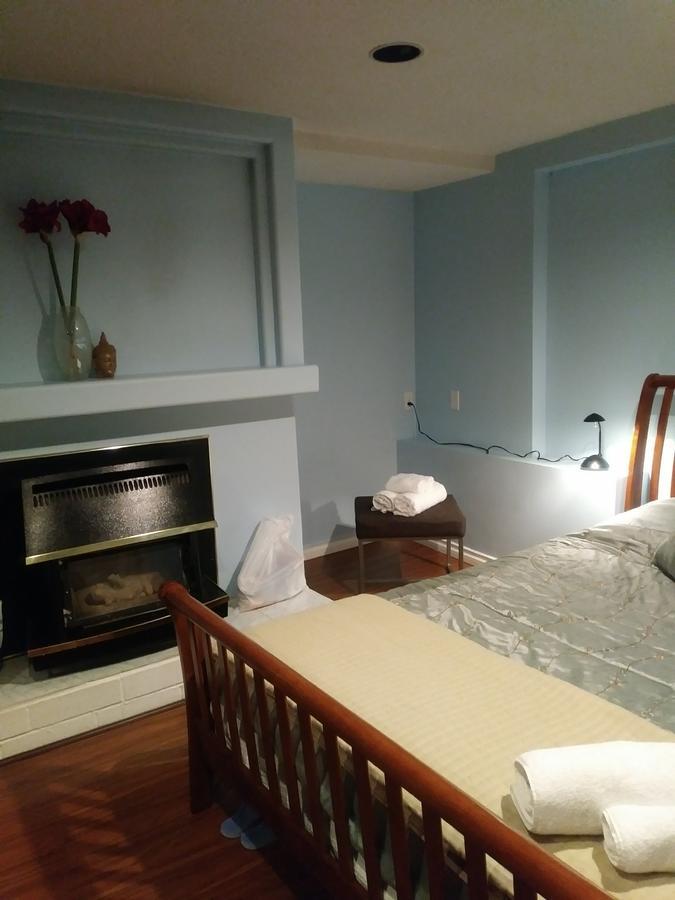 Burris Guest House Burnaby Ngoại thất bức ảnh